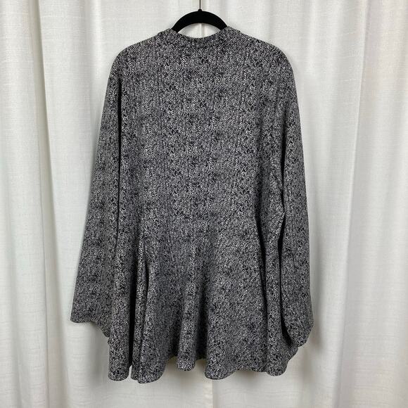 Torrid Black&White Chevron Peplum Jacket Sz.4 - Picture 12 of 16